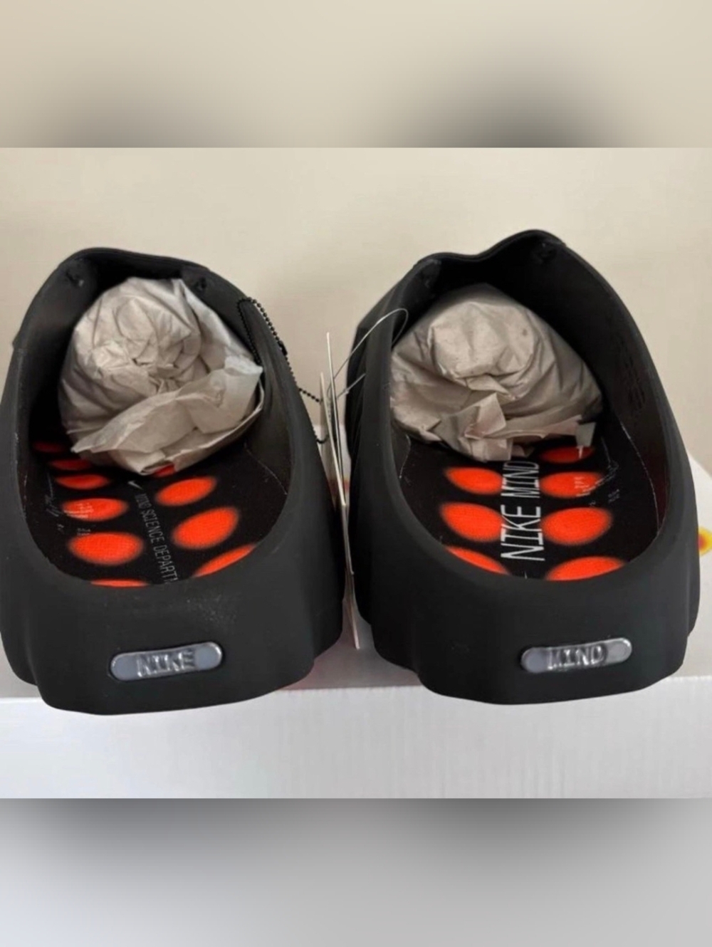 ***RUNS SMALL*** Men's Size 11 Nike Mind 001 Black Chrome Hyper Crimson Slides - Picture 2 of 6